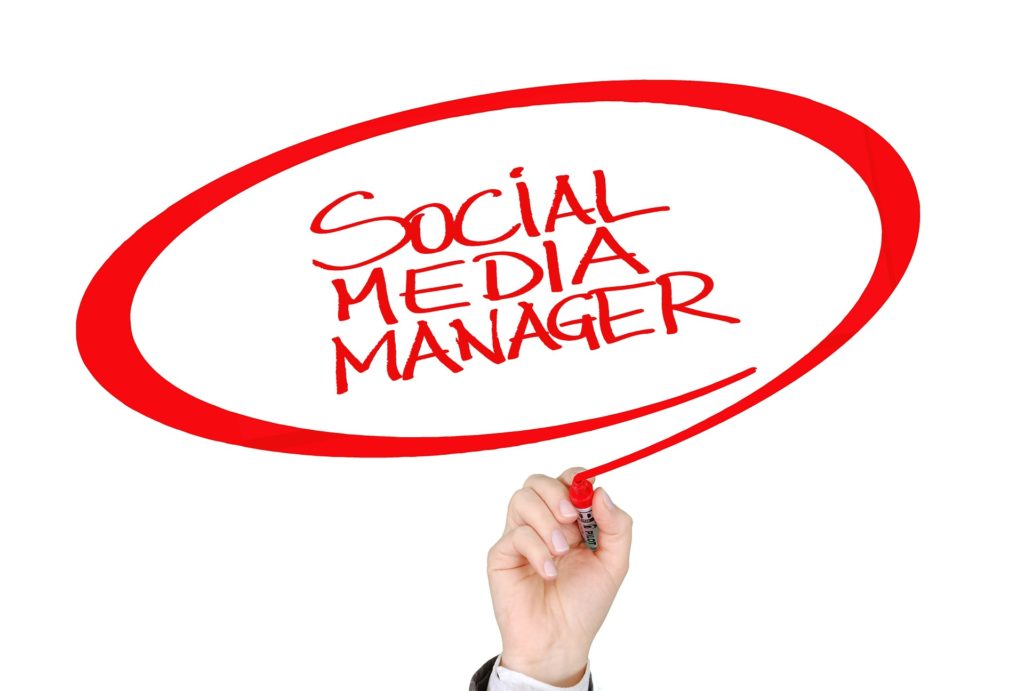 Social Media Manager: Socialitips